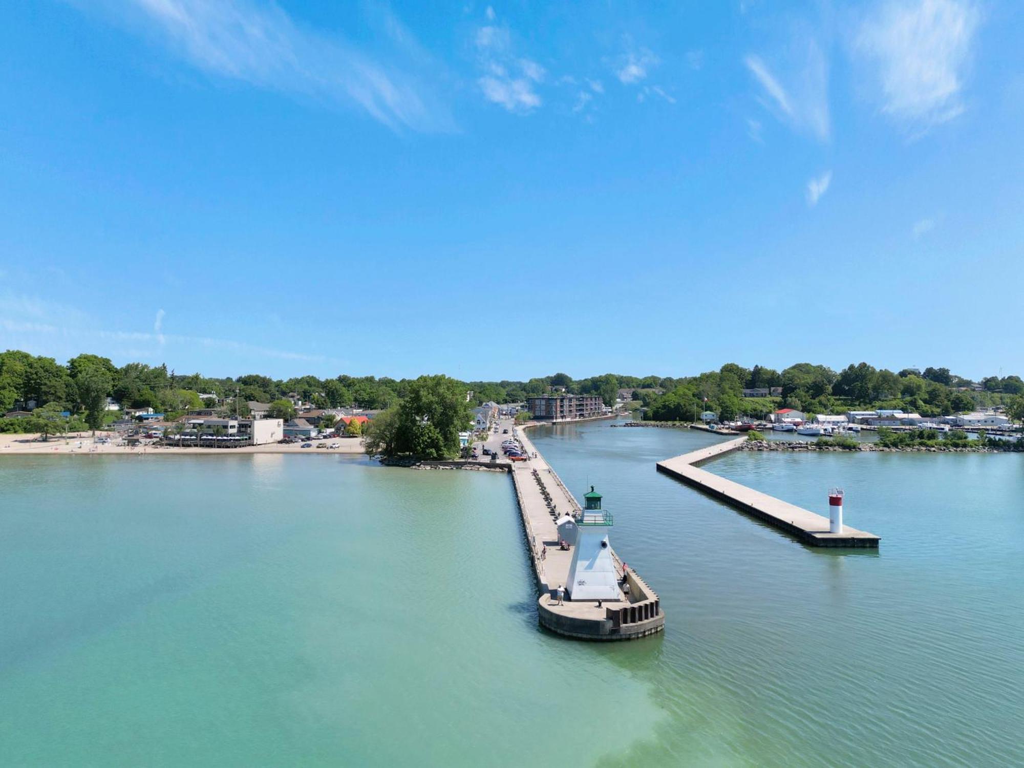 Luxe Lodges On Lake Erie Port Dover Kültér fotó